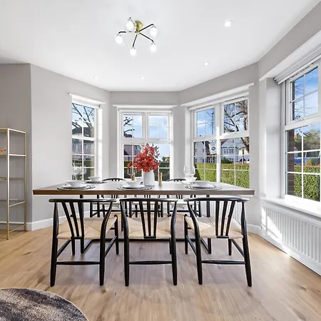 Apartment Luxury At Golders - Unico Residences