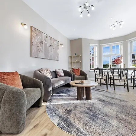Luxury At Golders - Unico Residences Apartment *