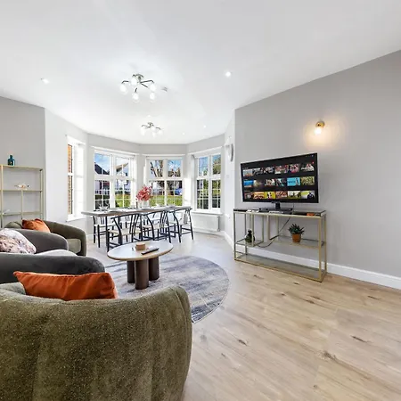 Luxury At Golders - Unico Residences Apartment London