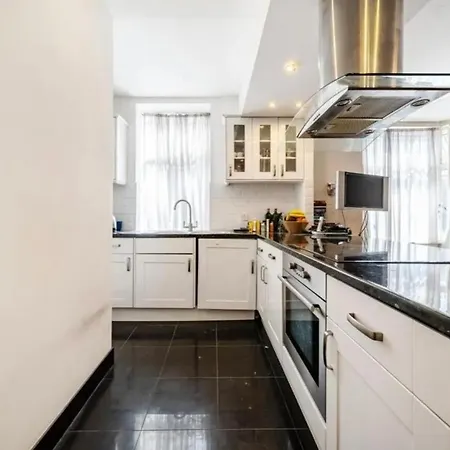 Queensway One Bedroom *