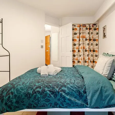 Apartment Hyde Park - Parking&terrace - 5 Sleeps