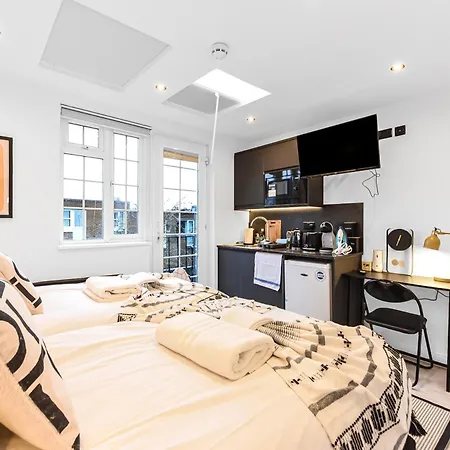Funky Studio, Comfort Meets Style * London