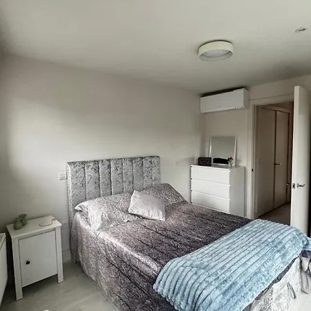Homestay Lovely And Modern In London