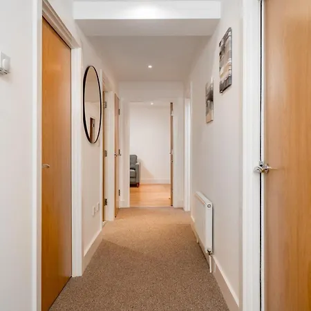 Stunning 3 Bedroom Flat, With Parking, Sleeps Six, Near Greenwich Park * London