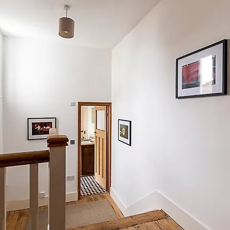 Stylish Chiswick With A Private Terrace