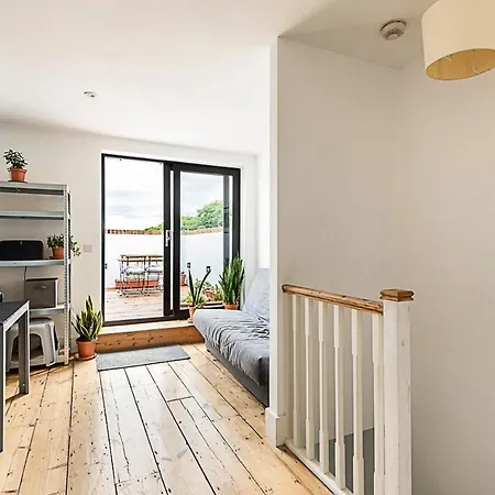 Stylish Chiswick With A Private Terrace アパート *