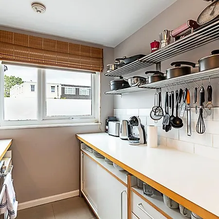 Apartment Bright Stepney Nest London