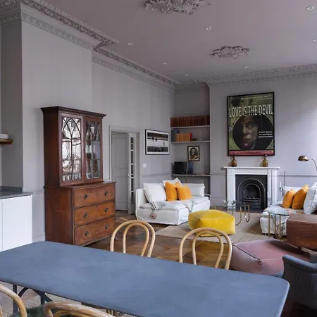 The Cleveland Arms I Apartment