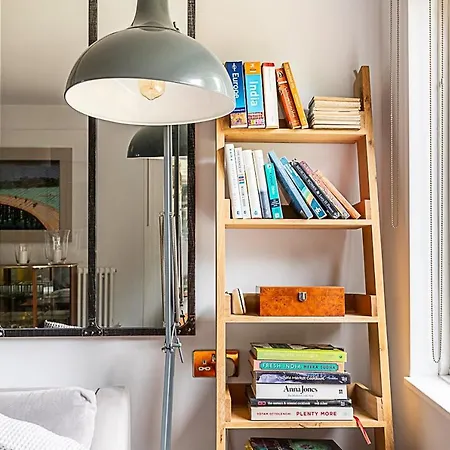 Bright Stepney Nest Apartment *