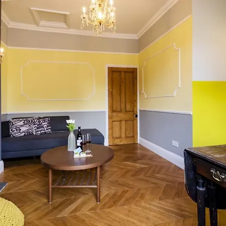 Stylish Hyde Park Gem Apartment