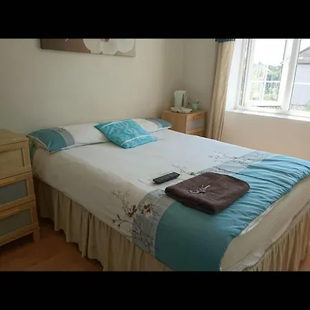 Guest house In Guest - En Shower Double With 1 Double Deyr
