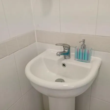 In Guest - En Shower Double With 1 Double Deyr Hayes (Greater London)