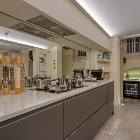 Villa Historic Cubitt 3bd 3ba Gem W Steam London