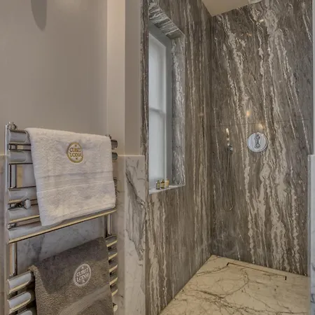 Historic Cubitt 3bd 3ba Gem W Steam Villa *