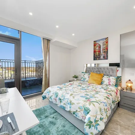 In East London Apartament