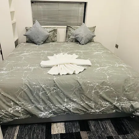 Kings Cross Nest 3 Bedroom *