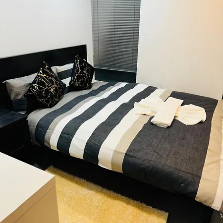 Kings Cross Nest 3 Bedroom Apartment