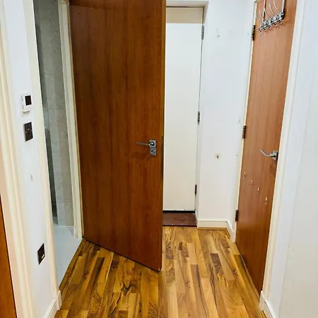 Kings Cross Nest 3 Bedroom Apartment
