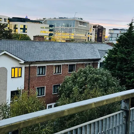 Kings Cross Nest 3 Bedroom Apartment