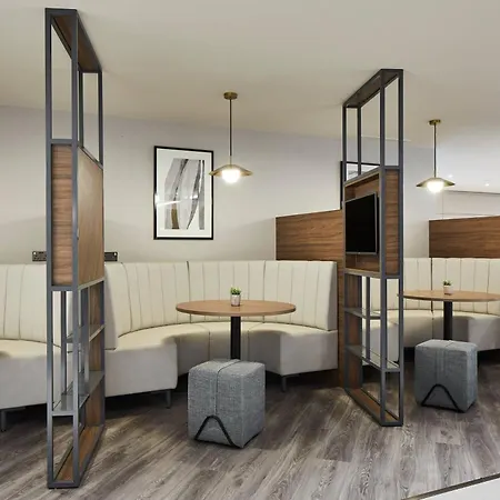 ホテル Courtyard By Marriott London Heathrow Airport