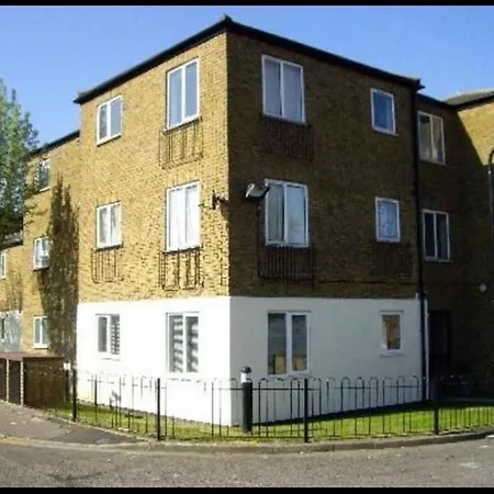 Apartment Small Modern Comfortable 2 Bedroom Cmyr Hayes (Greater London)
