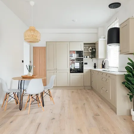 Light & Luxury In Honor Oak Apartment