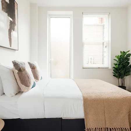 Light & Luxury In Honor Oak * London