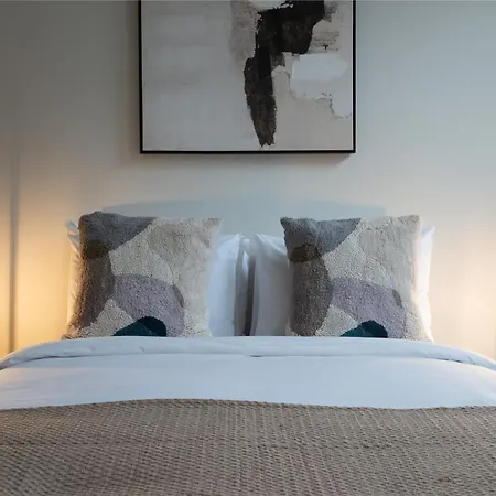 Light & Luxury In Honor Oak