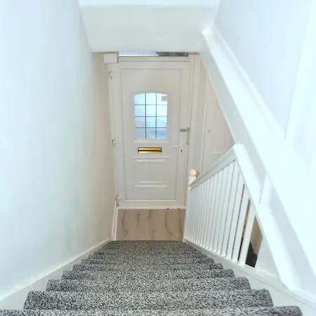 Apartment Tranquil At 3 Bedroom House In Dagenham