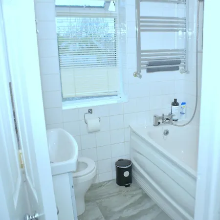 Apartment Tranquil At 3 Bedroom House In *