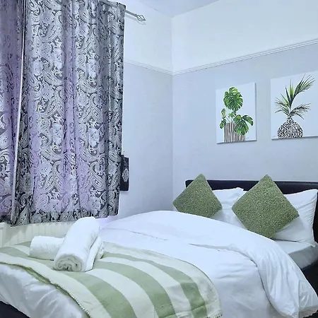 Tranquil At 3 Bedroom House In Apartment *