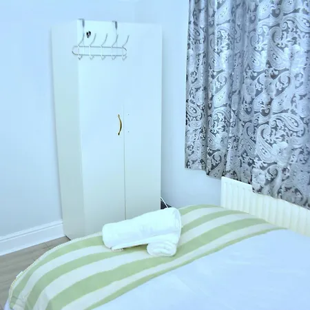 Apartment Tranquil At 3 Bedroom House In *