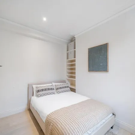 New Stylish 3-bed Pimlico House Near Big Ben Holiday home