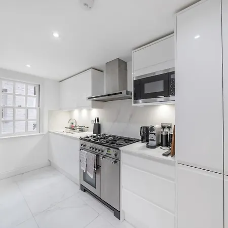 Holiday home New Stylish 3-bed Pimlico House Near Big Ben *