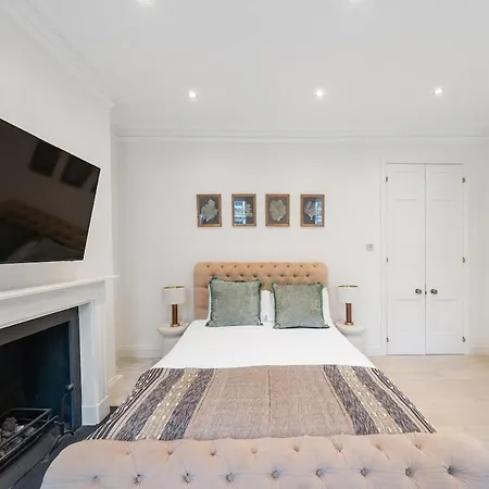 Holiday home New Stylish 3-bed Pimlico House Near Big Ben