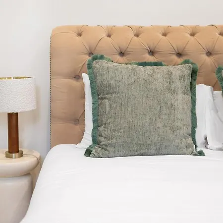 Holiday home New Stylish 3-bed Pimlico House Near Big Ben *