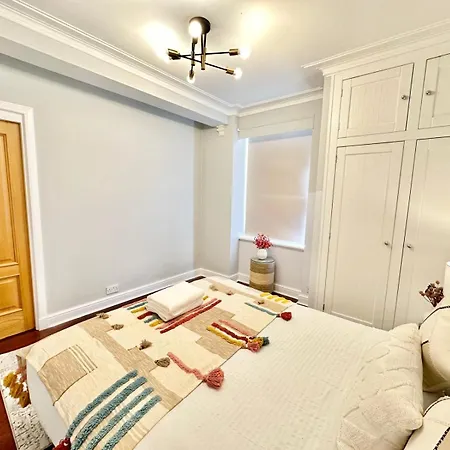 Luxury One Bedroom In Baker Street Apartment London