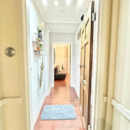 Luxury One Bedroom In Baker Street London