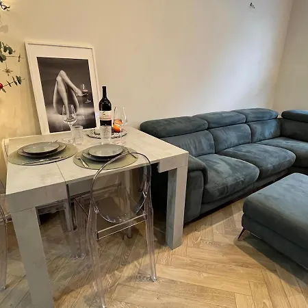 Luxury One Bedroom Paradise Apartment