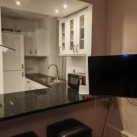 Queensway One Bedroom