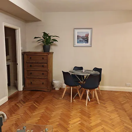 Queensway One Bedroom Apartamento *