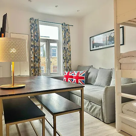 Apartment Flat A Garrat Lane *