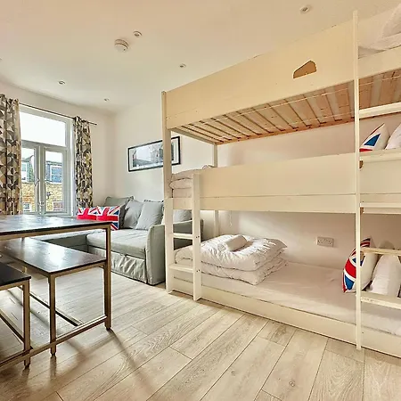 Apartment Flat A Garrat Lane London