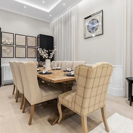 Duplex Retreat * London