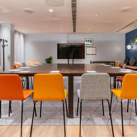 Hampton By Hilton Park Royal 3*