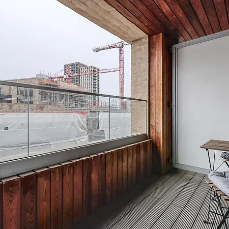 Canning Town Pied-a-terre Apartment