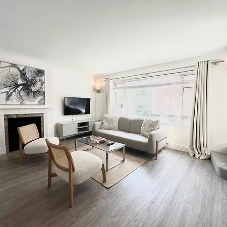 Daire Split Level 2 Bed Apartment- Mayfair *