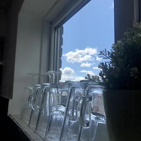 Apple House Heathrow Airport Guest house