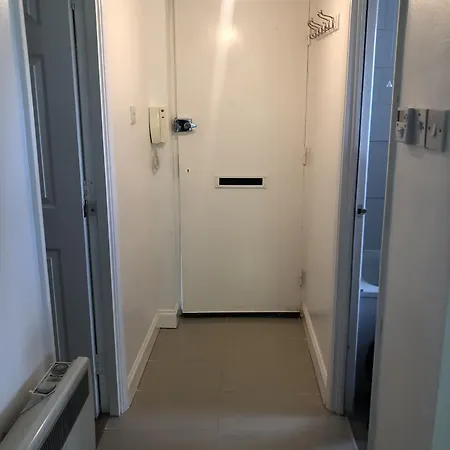 Apple House Heathrow Airport Guest house Hillingdon