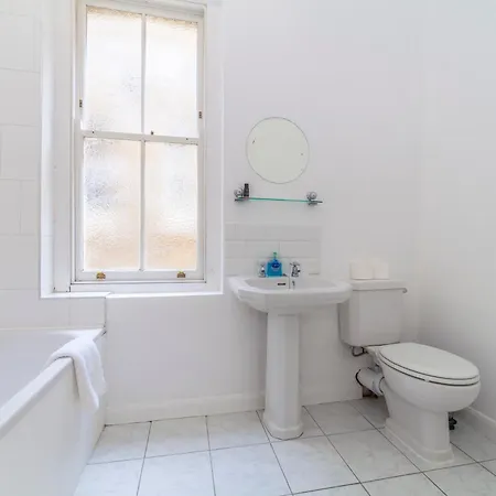 Amazing 1bd In Victorian House - Lewisham Park *